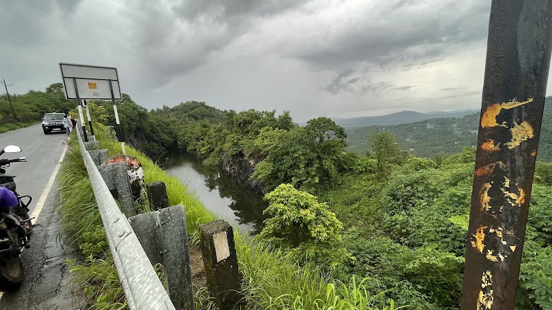 Cheruppadimala hairpin view point