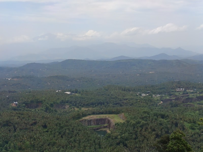 Cheruppadimala hairpin view point
