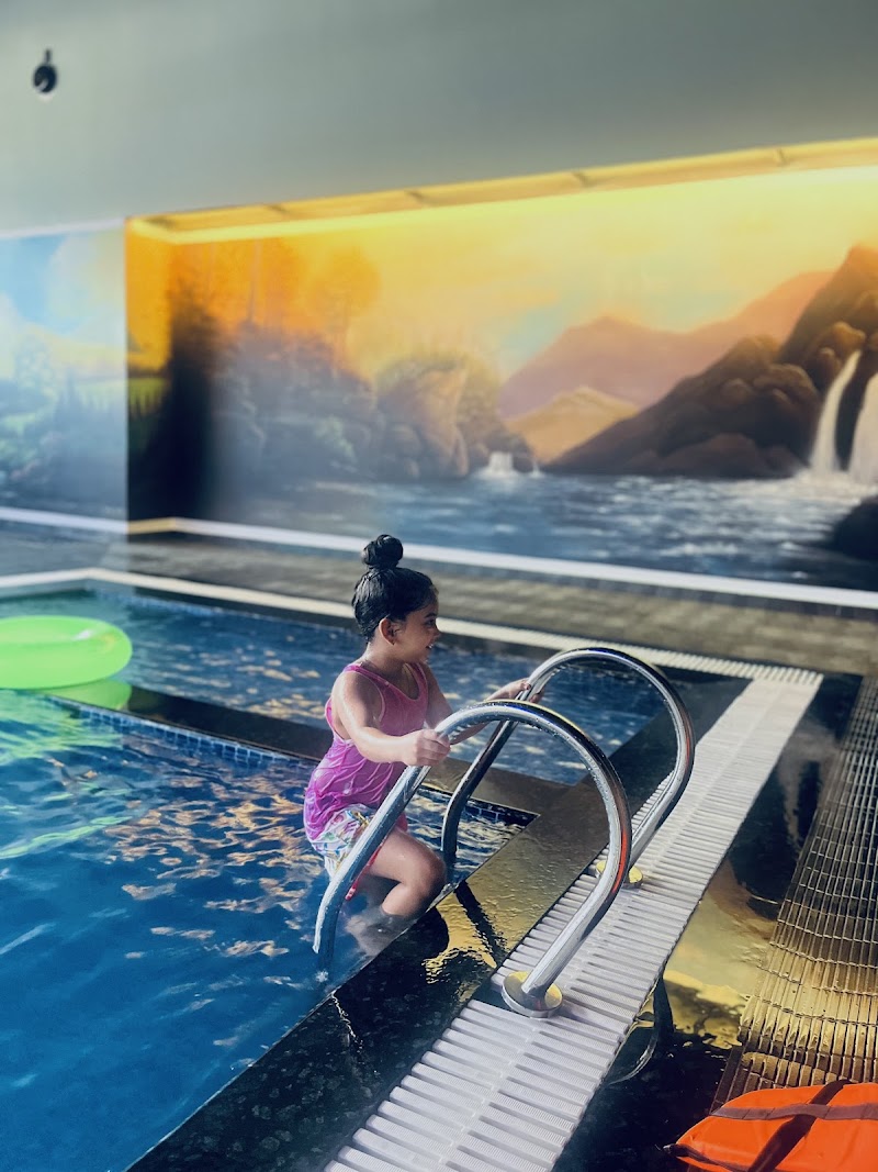 Vibe Land Family Pool, Parks and Resorts