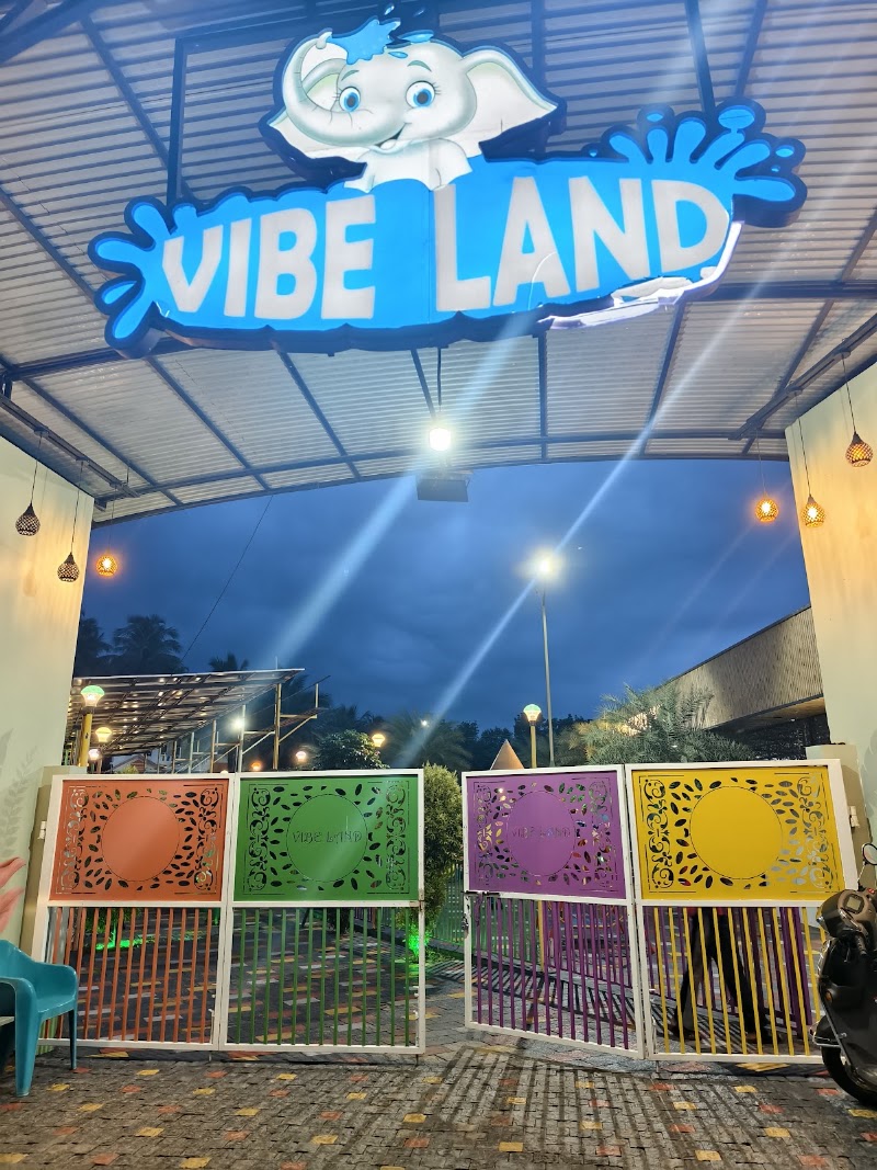 Vibe Land Family Pool, Parks and Resorts